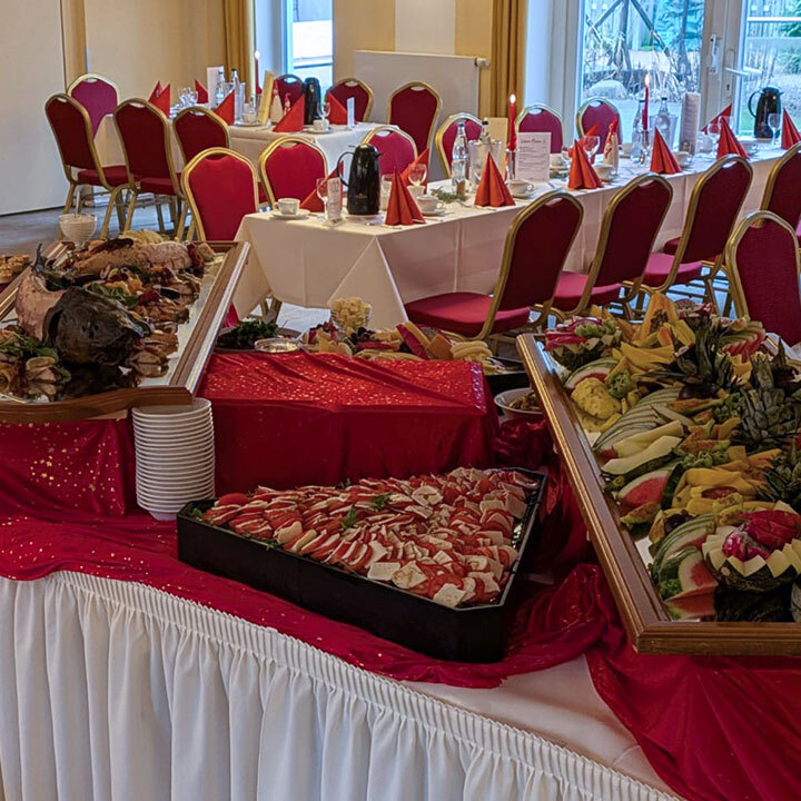 Brunch-Büfett zu Ostern und Weihnachten Brunch-Büfett zu Ostern und Weihnachten